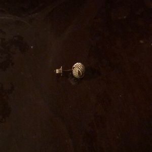 One single Tiffany earrings